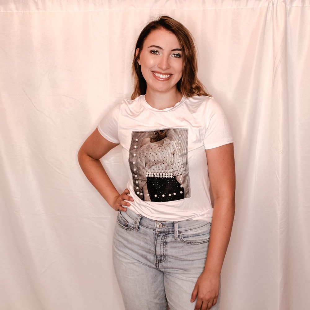 3-D GRAPHIC FASHION TEE